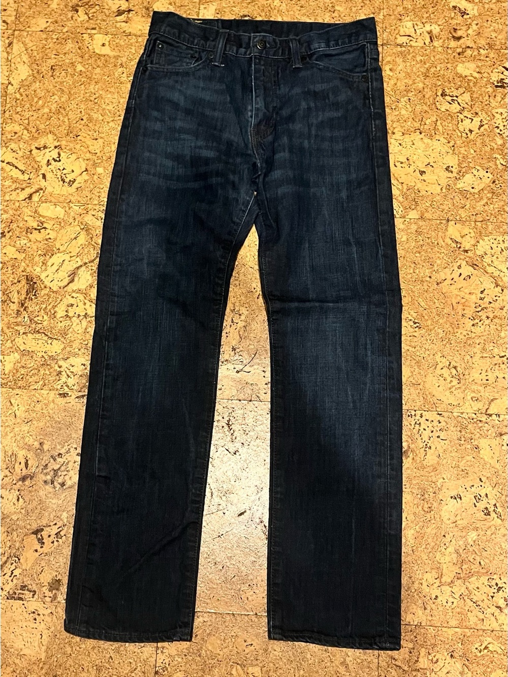 Levi’s Men’s 513 Dark Wash Slim Straight Leg Jeans (30/32)